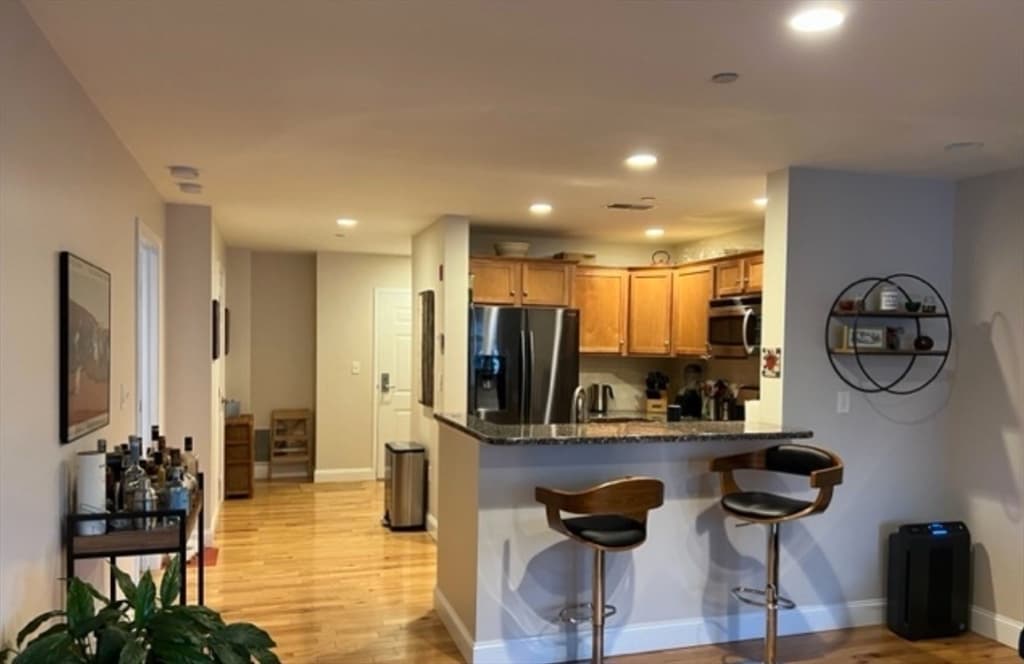 120 Wyllis Ave #202 photo 4