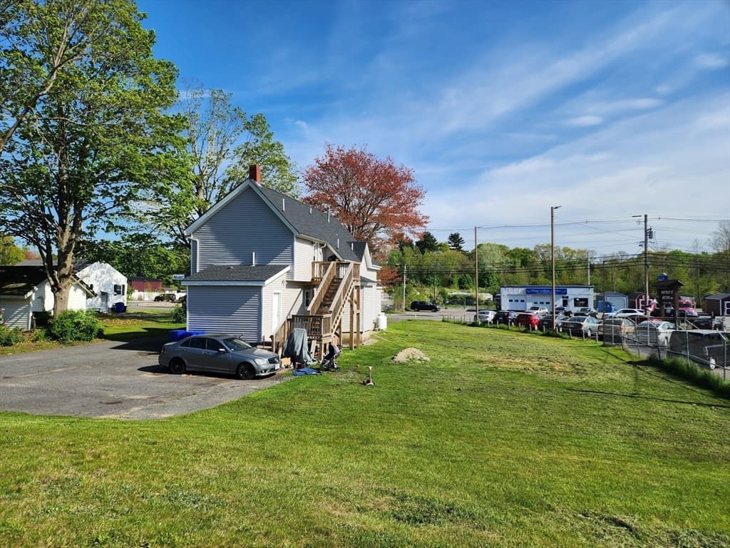 345 Winthrop St photo 3