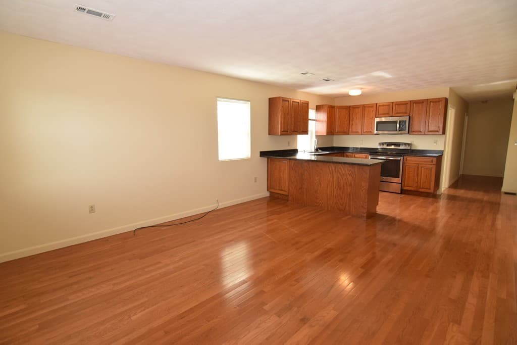 877-879 Washington Street #D photo 2