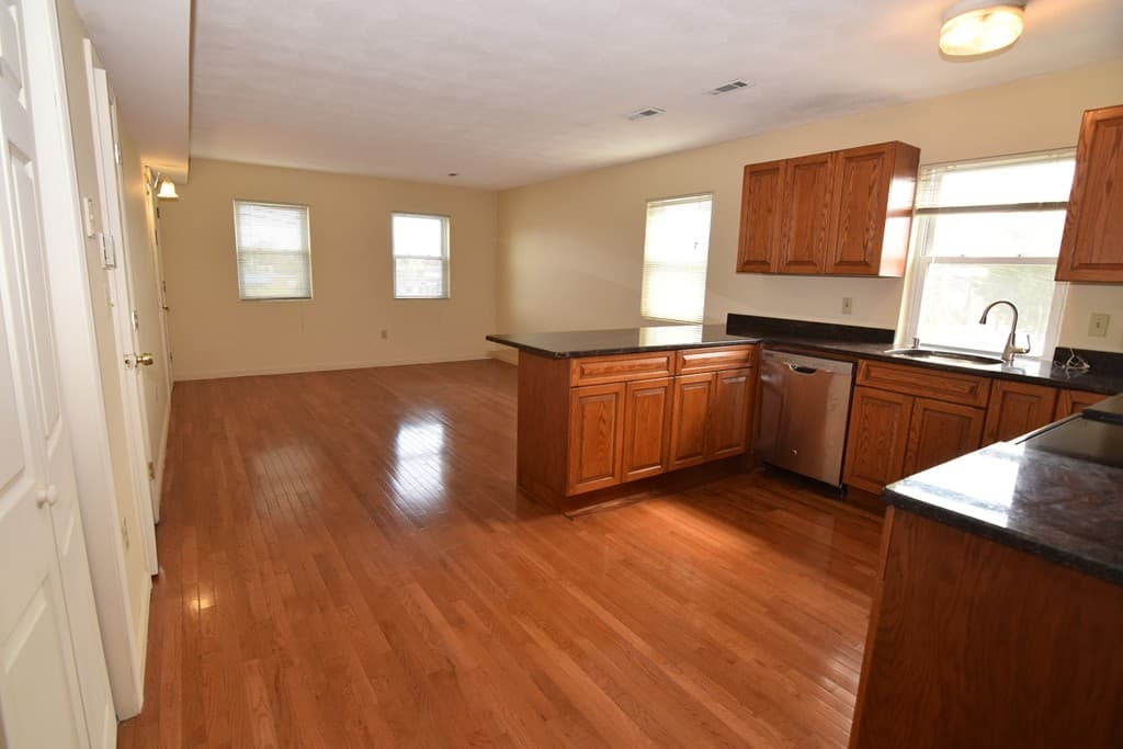 877-879 Washington Street #D photo 5
