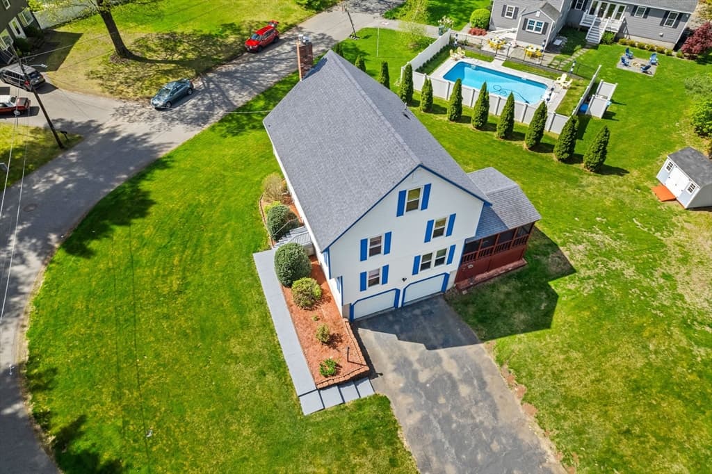32 Henry J Dr photo 4