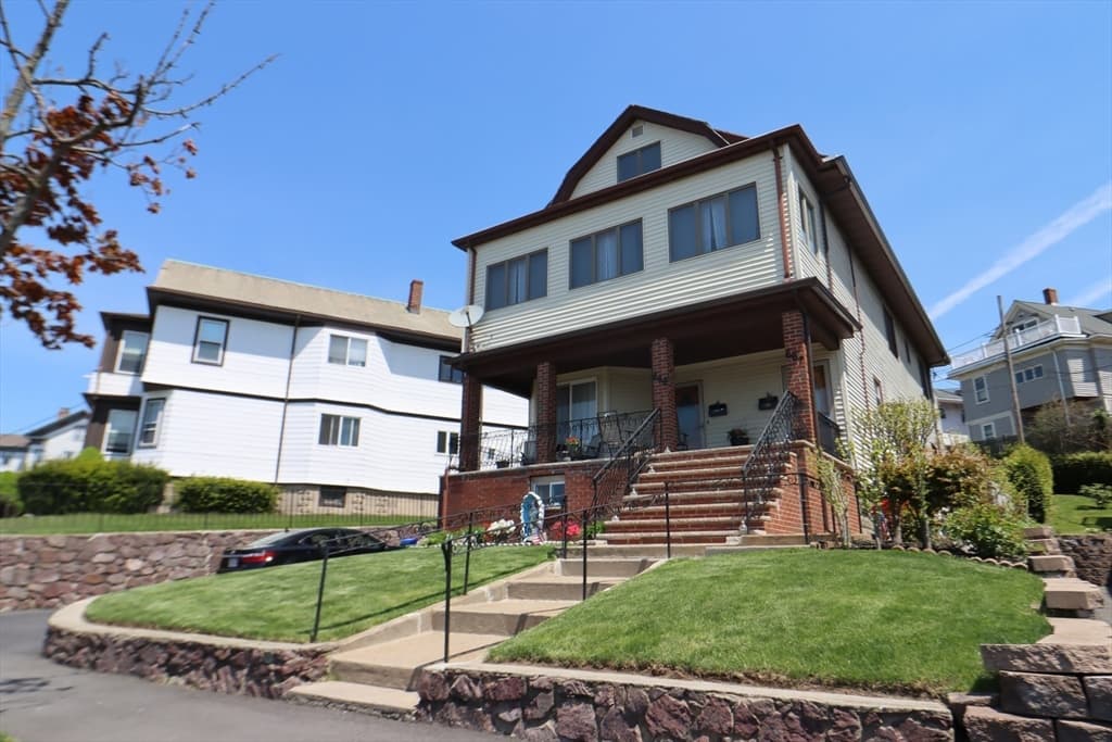 667 Fellsway photo 2