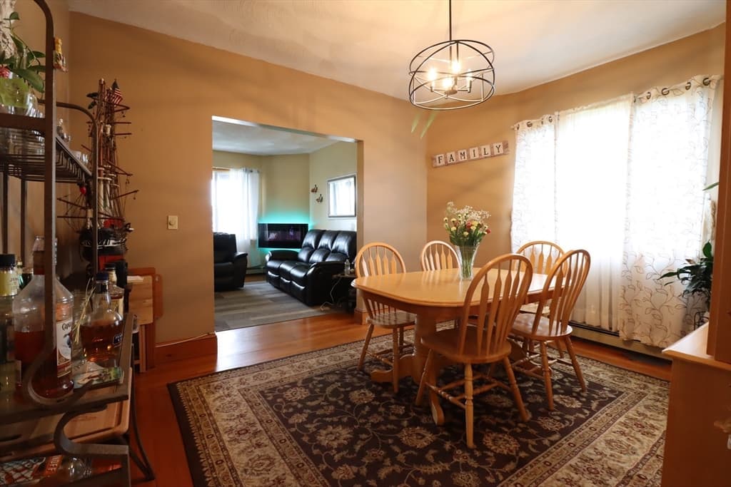 667 Fellsway photo 5