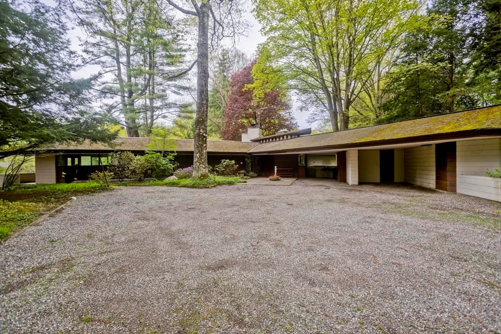 18 Newell Pond Place photo 2