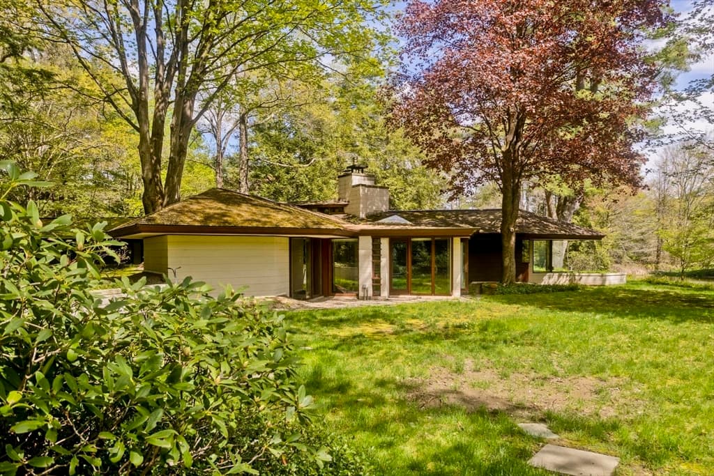 18 Newell Pond Place photo 3