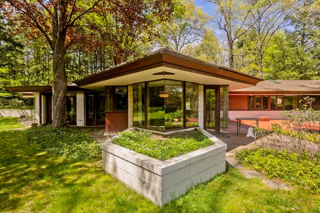 18 Newell Pond Place