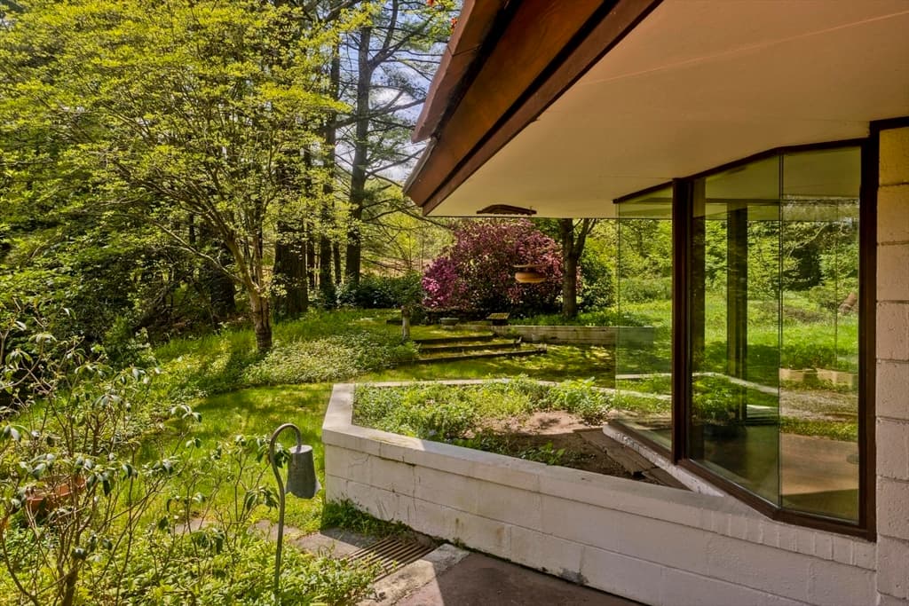 18 Newell Pond Place photo 4