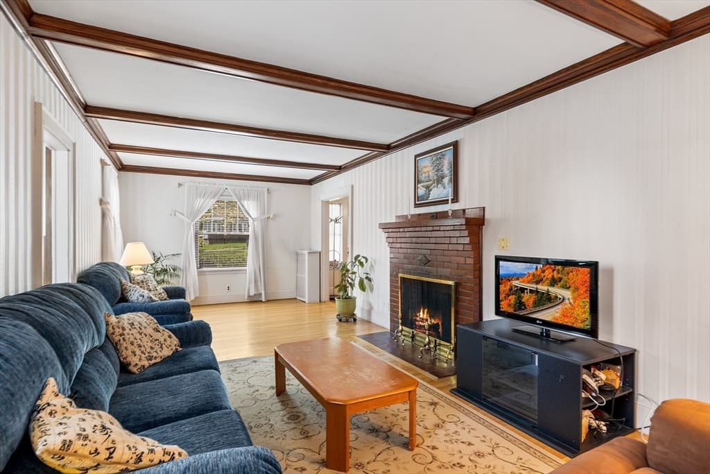 553 Fellsway E photo 5