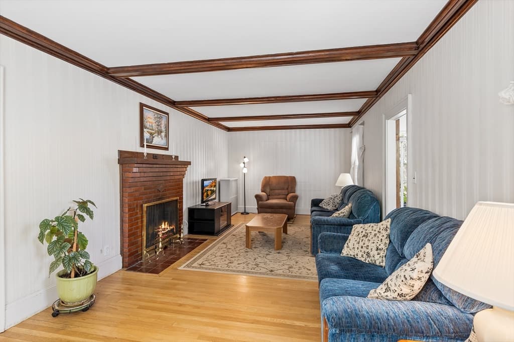 553 Fellsway E photo 4