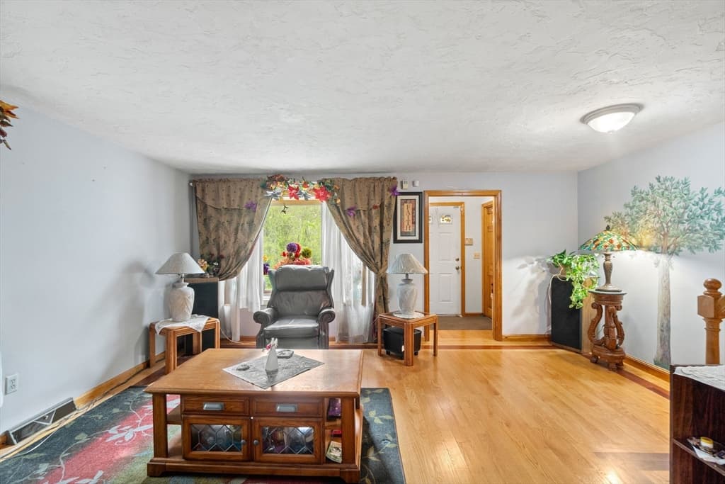 18R Reservoir St #10 photo 3
