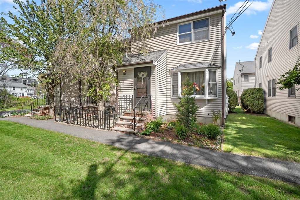 18R Reservoir St #10