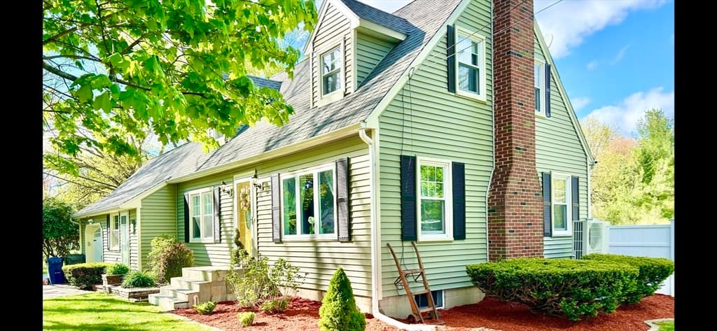 92 Fox Avenue photo 3