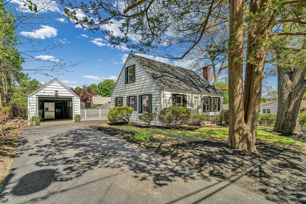 68 Hacker Road photo 3