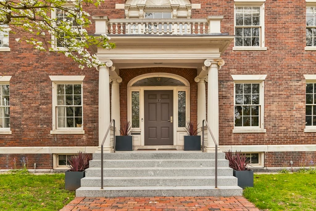 17 Farrar St. #17