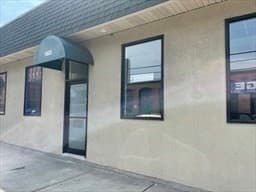 1660 North Main St #4