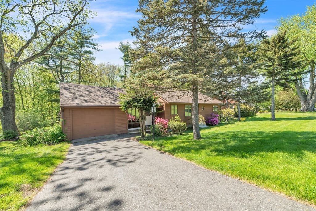 47 Hillside Drive photo 2