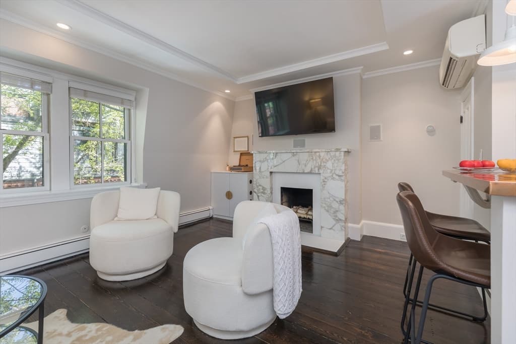 52 Gray St #2 photo 2