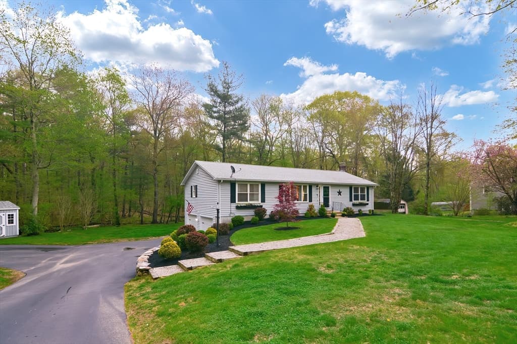 19 Wixtead Ct photo 3