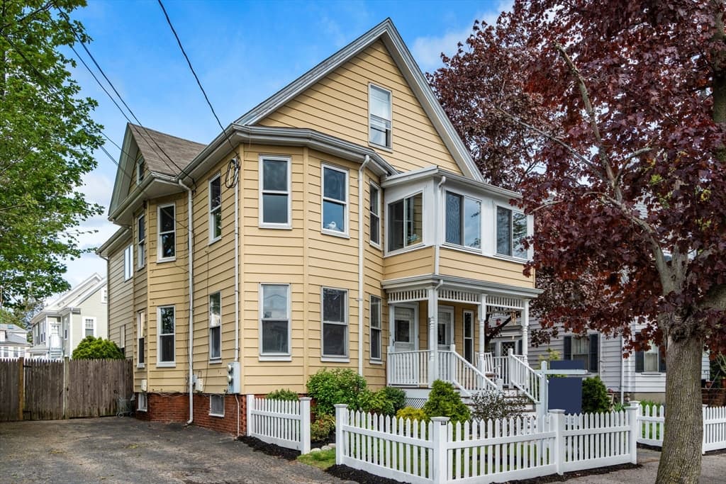 2-4 Exeter St