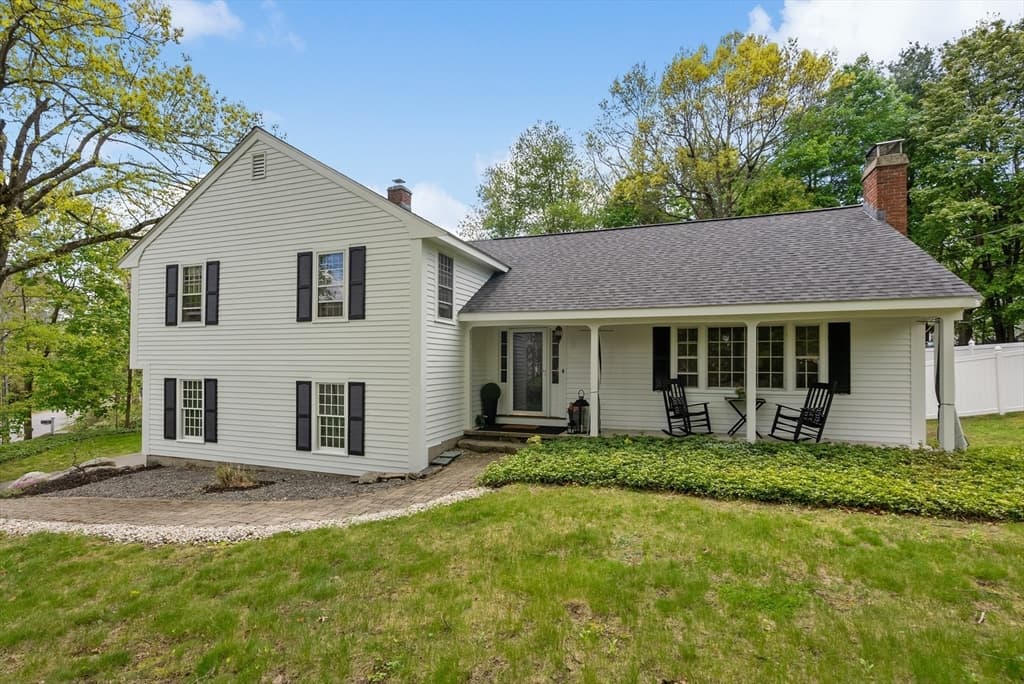 131 Holman St photo 2