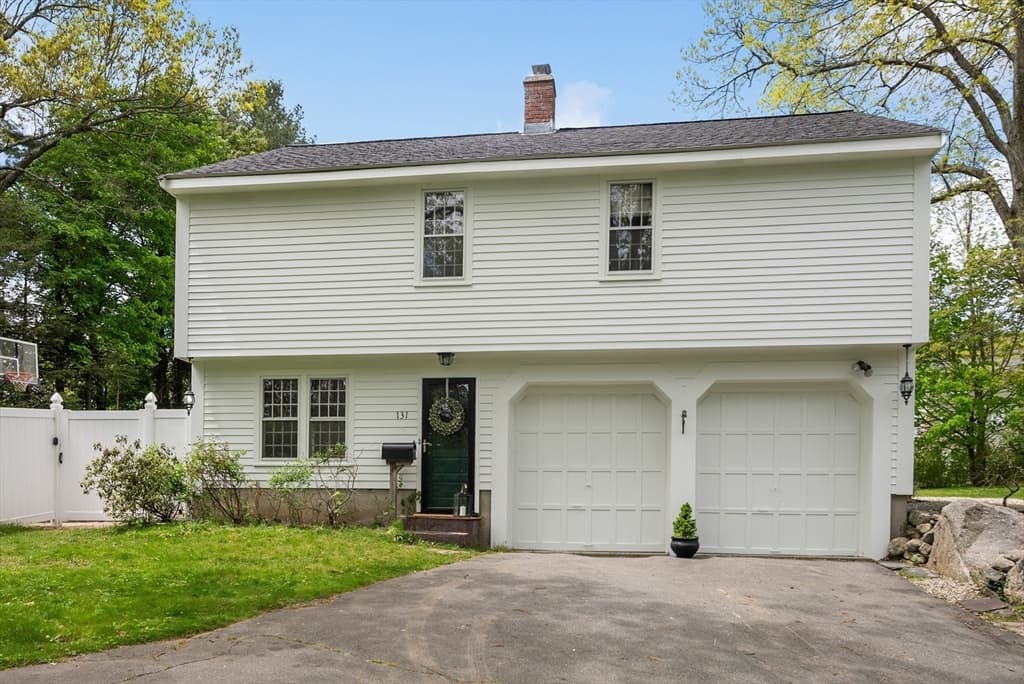 131 Holman St photo 3