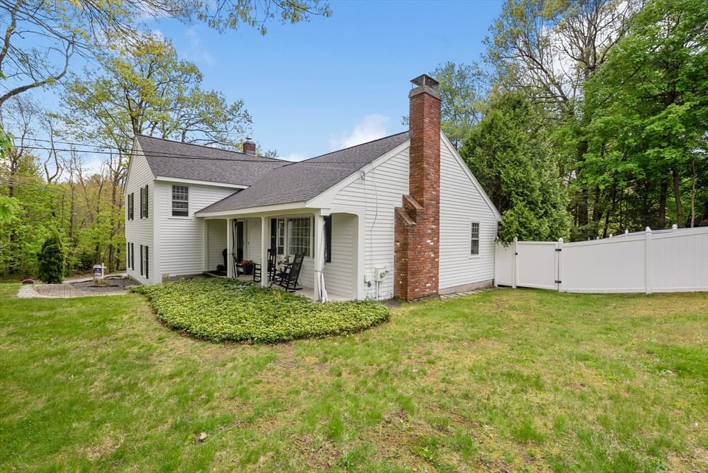 131 Holman St photo 5