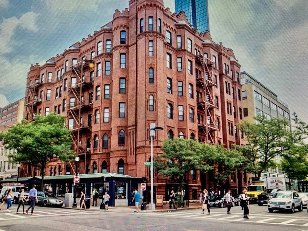 271 Dartmouth Street #4D photo 3