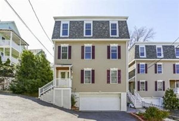 137 Calumet St #3