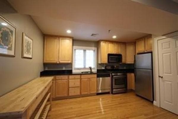 137 Calumet St #3 photo 4