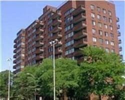 77 Adams St #512