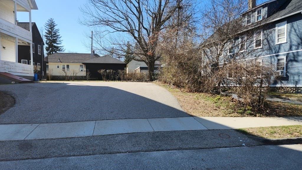 8 Hadwen Rd. #2 photo 3