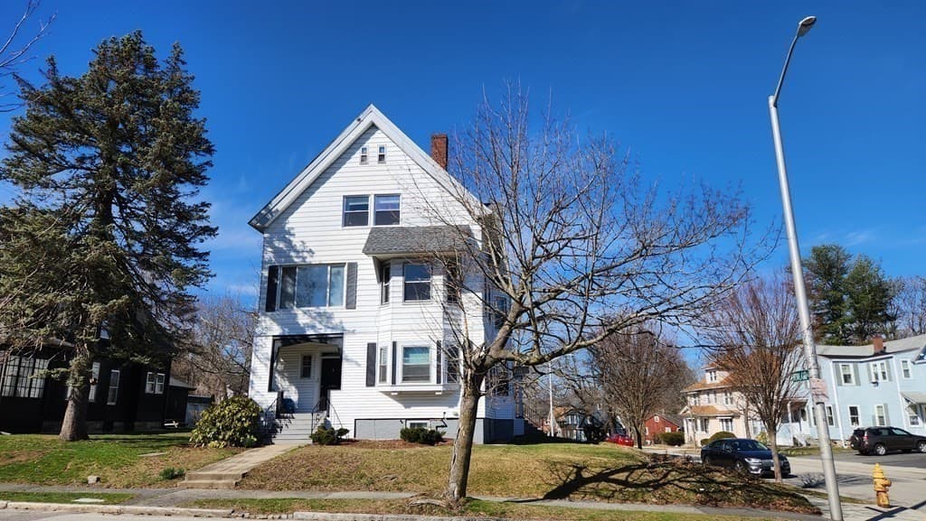 8 Hadwen Rd. #2