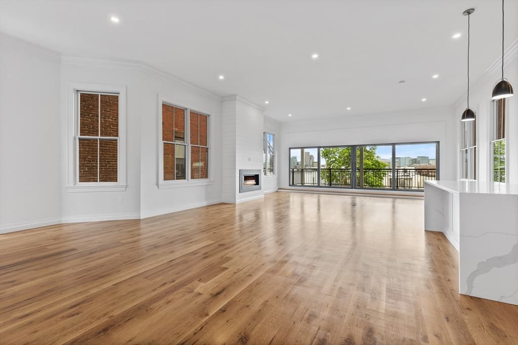 520 E Broadway #1