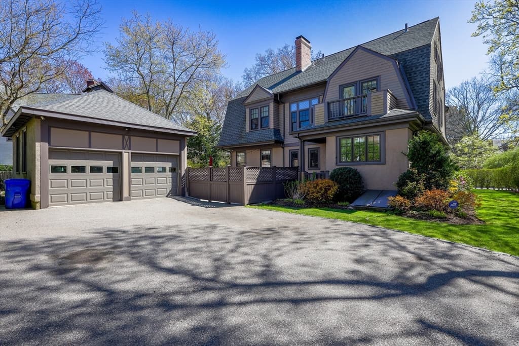 37 Evans Road