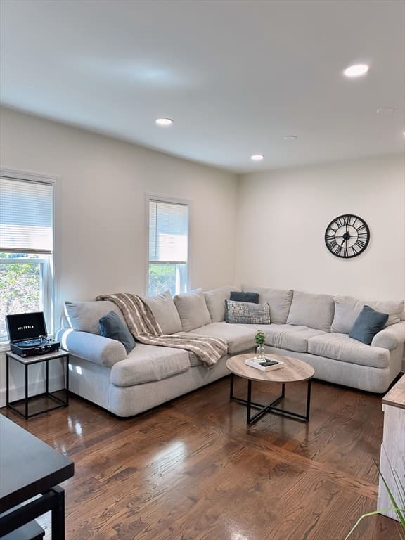 45 Alexander St #2 photo 4