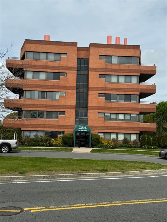 1 Carey Cir #209
