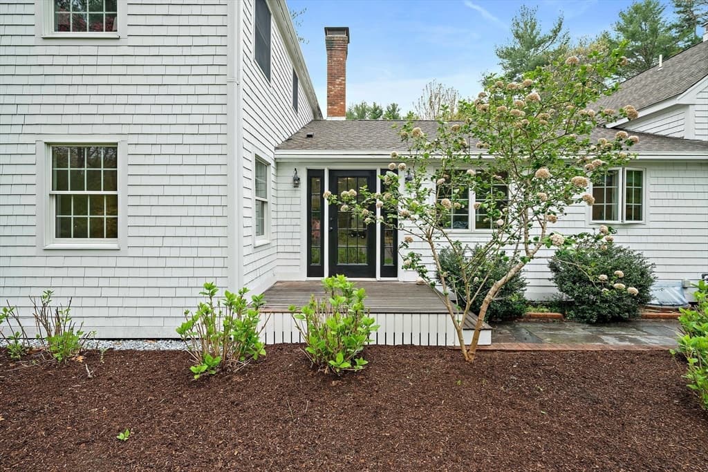 393 Tremont Street photo 2
