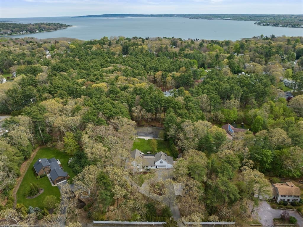 393 Tremont Street photo 4