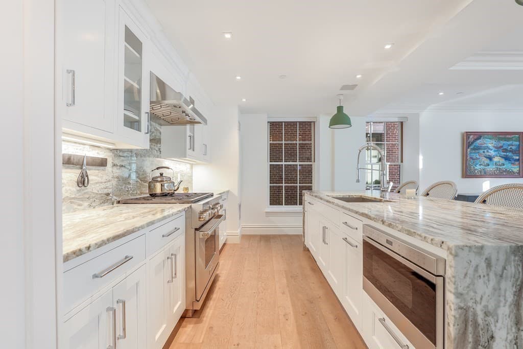 32 Derne St #2C photo 4