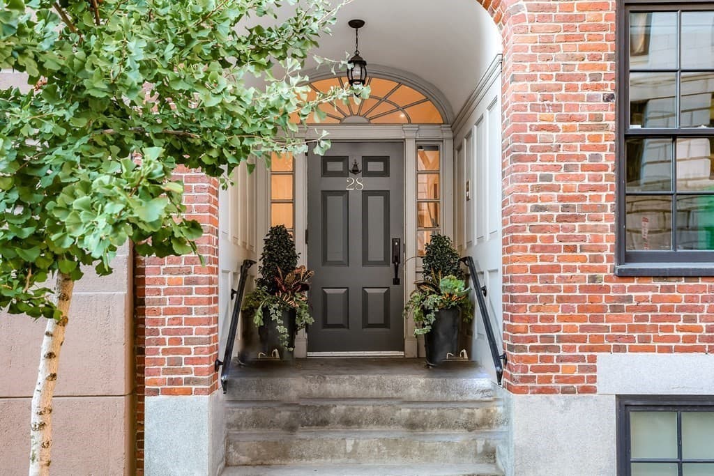 32 Derne St #2C