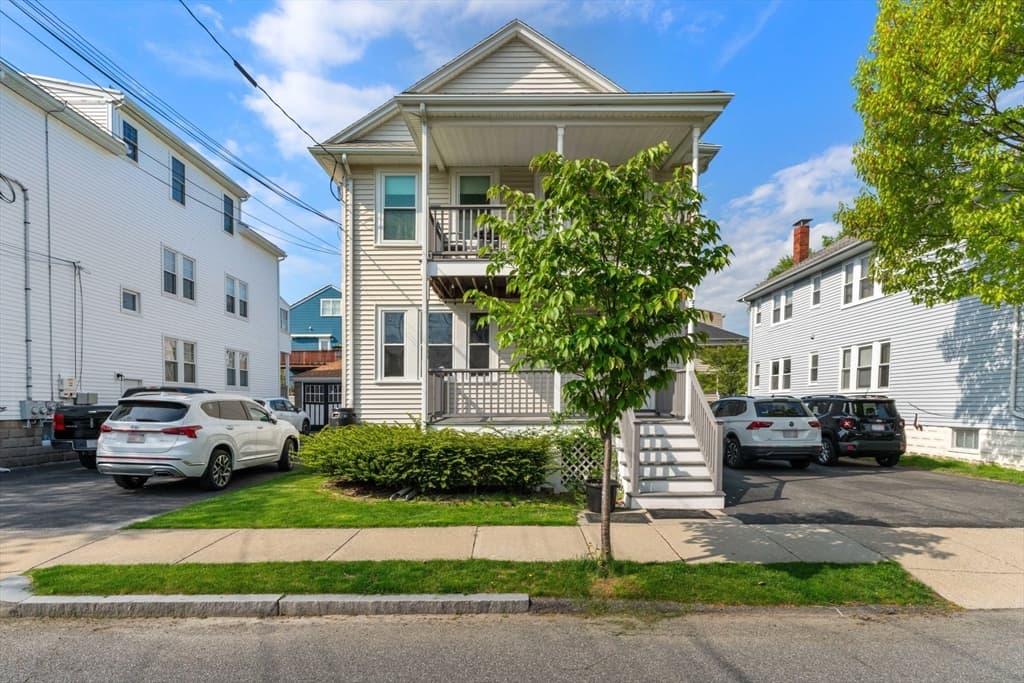 28 Exeter St #1