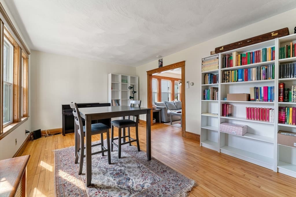 28 Exeter St #1 photo 5