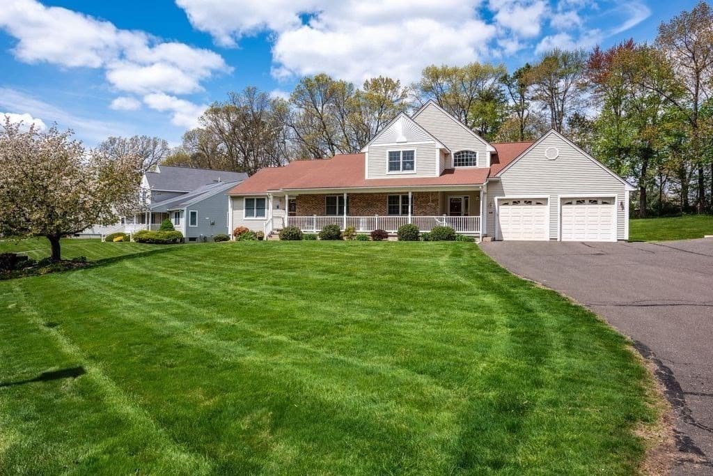 48 Shadow Brook Est #48 photo 2