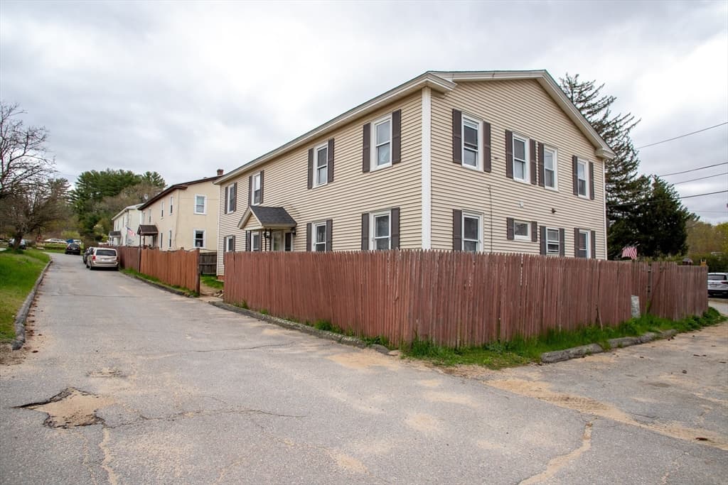 6 Elm St S