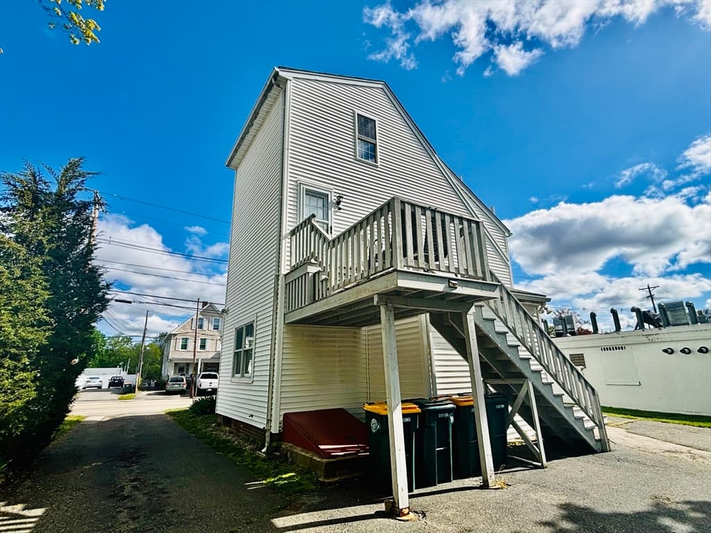 341 North Ave photo 3