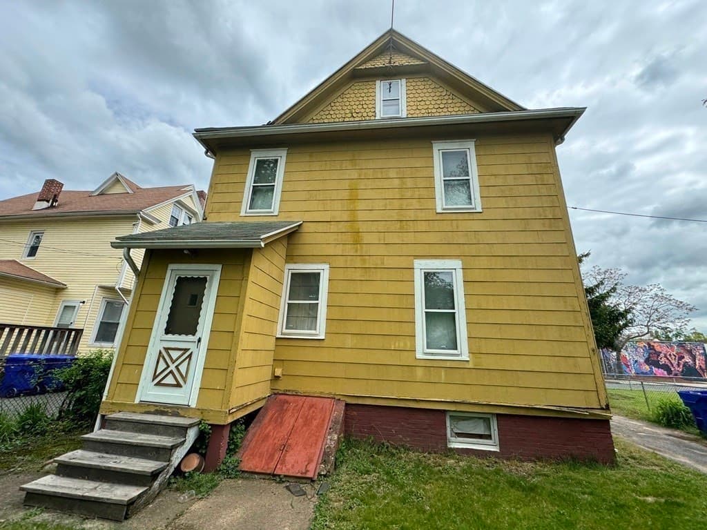 20 Montrose St photo 2