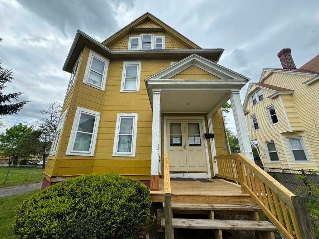 20 Montrose St