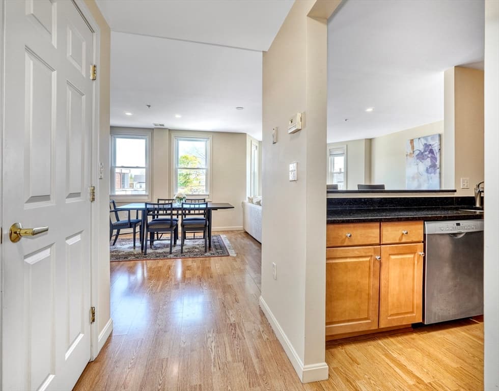 16 Willow St #201 photo 2