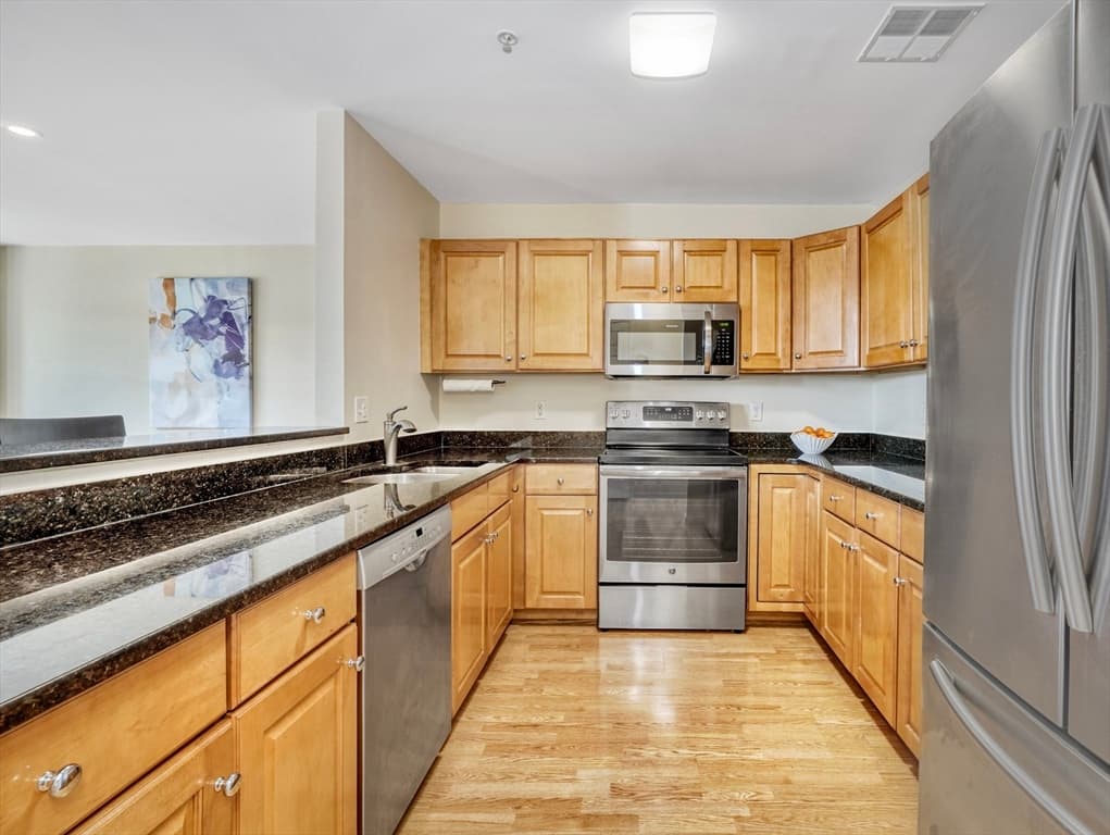 16 Willow St #201 photo 3