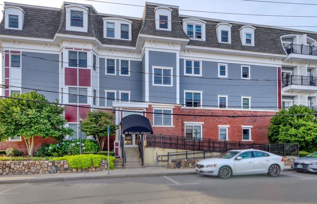 16 Willow St #201